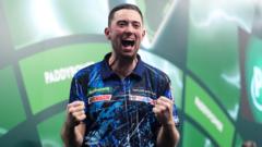 Humphries survives scare to progress with Van Gerwen