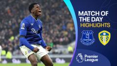 Barry goal rescues draw for Everton against Leeds